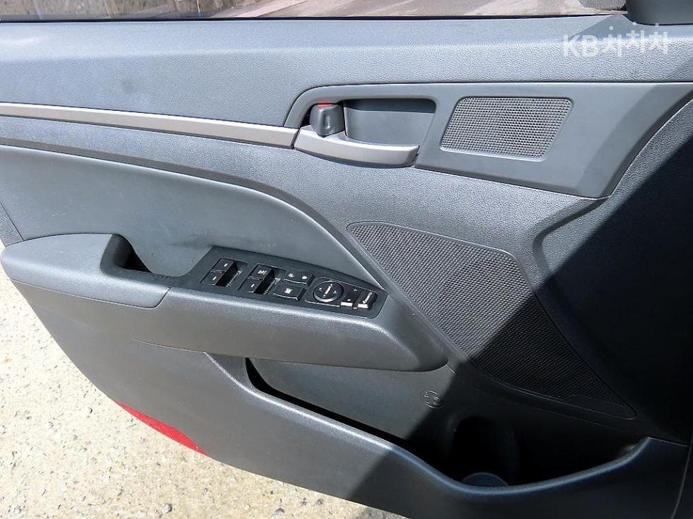 Hyundai Avante (Elantra)AD1.6 GDi Value Plus - 11