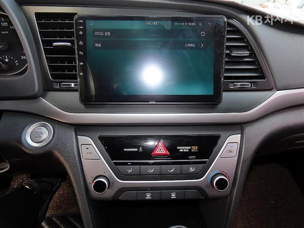 Hyundai Avante (Elantra)AD1.6 GDi Value Plus - 13