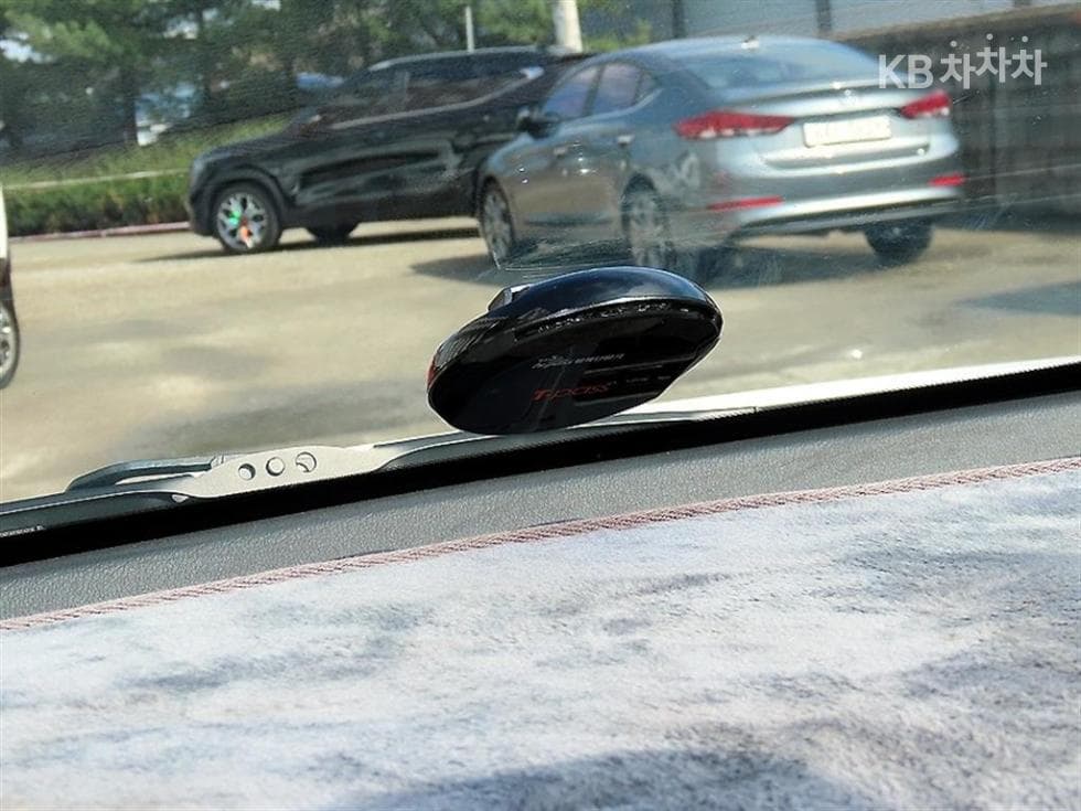 Hyundai Avante (Elantra)AD1.6 GDi Value Plus - 17
