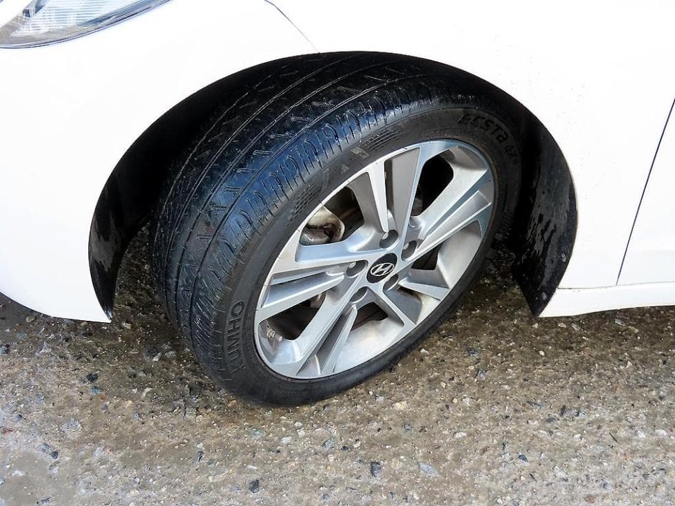 Hyundai Avante (Elantra)AD1.6 GDi Value Plus - 19