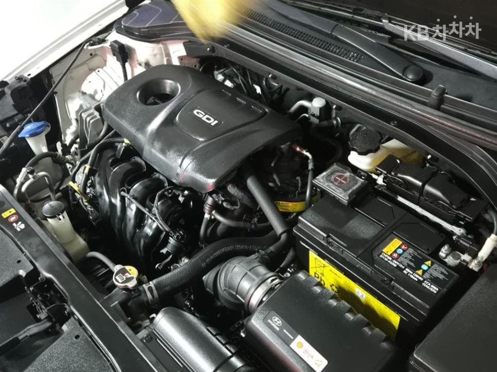 Hyundai Avante (Elantra)AD1.6 GDi Smart Special (special feature/edition) - 17