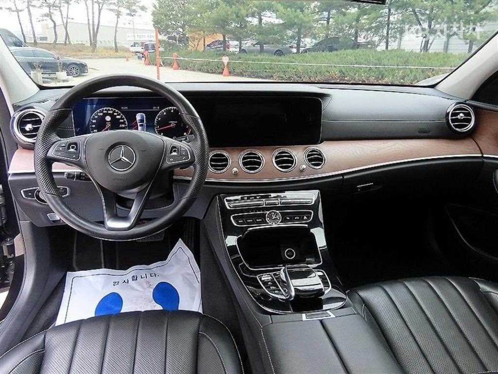 Mercedes-Benz E-Class (W213)E300 4Matic Exclusive - 7