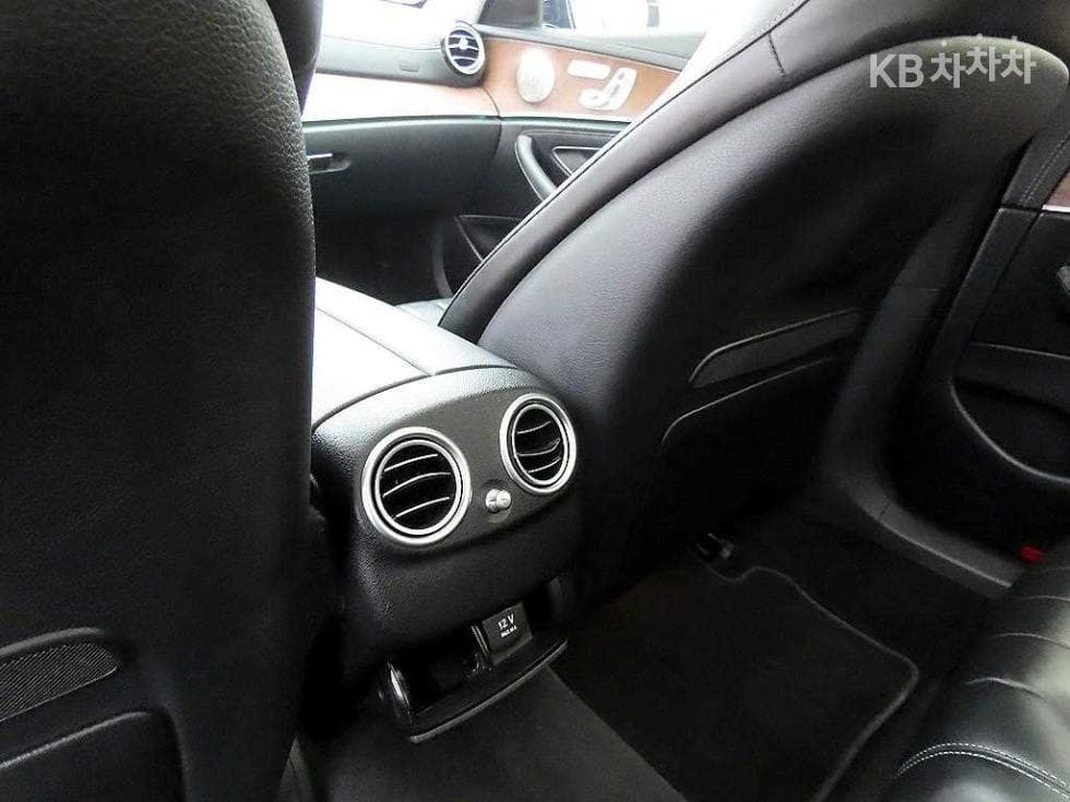 Mercedes-Benz E-Class (W213)E300 4Matic Exclusive - 16