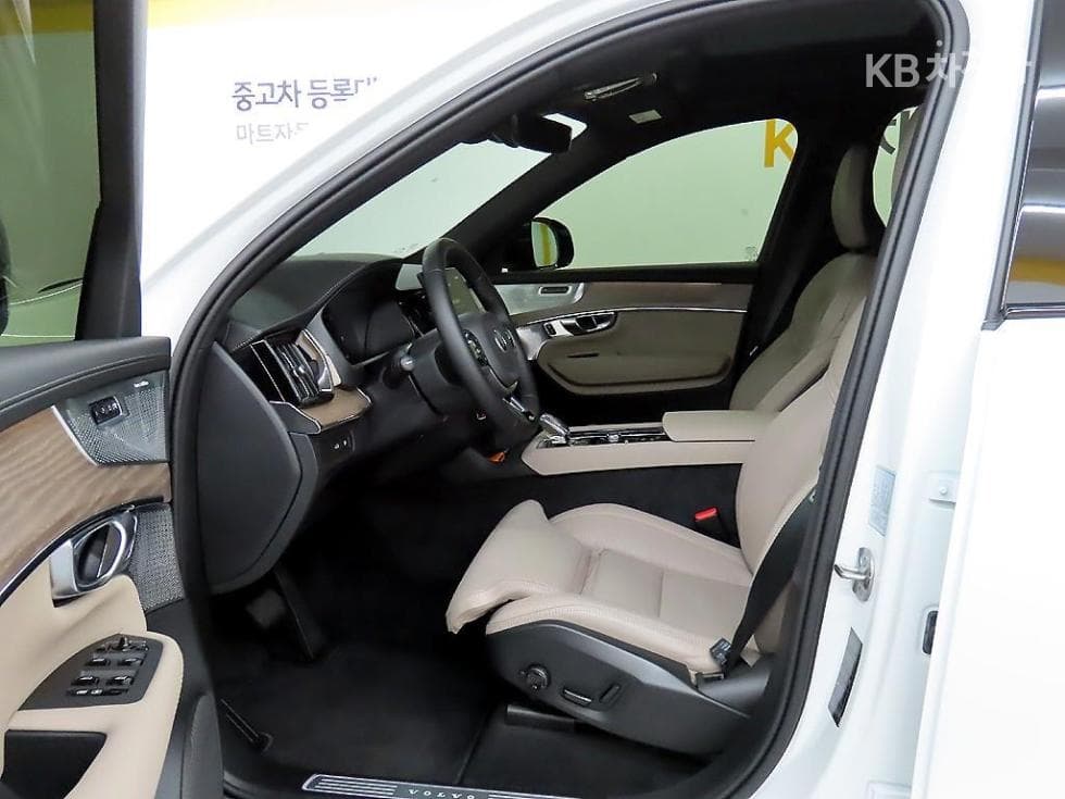 Volvo All New XC90PHEV T8 Ultra - 5