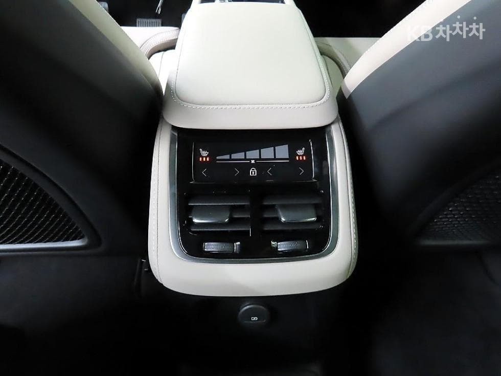 Volvo All New XC90PHEV T8 Ultra - 13