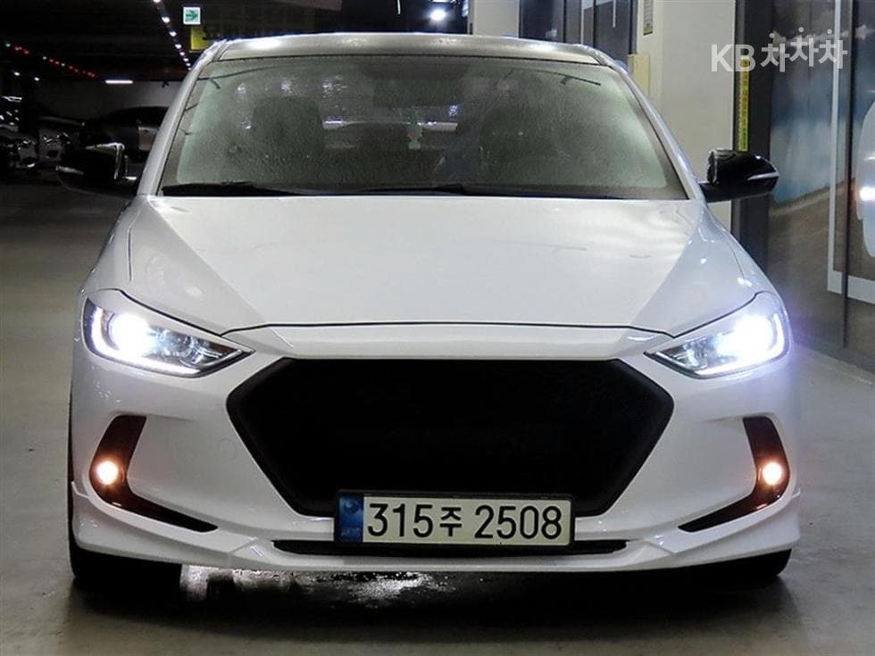 Hyundai Avante (Elantra)AD1.6 GDi Value Plus - 2