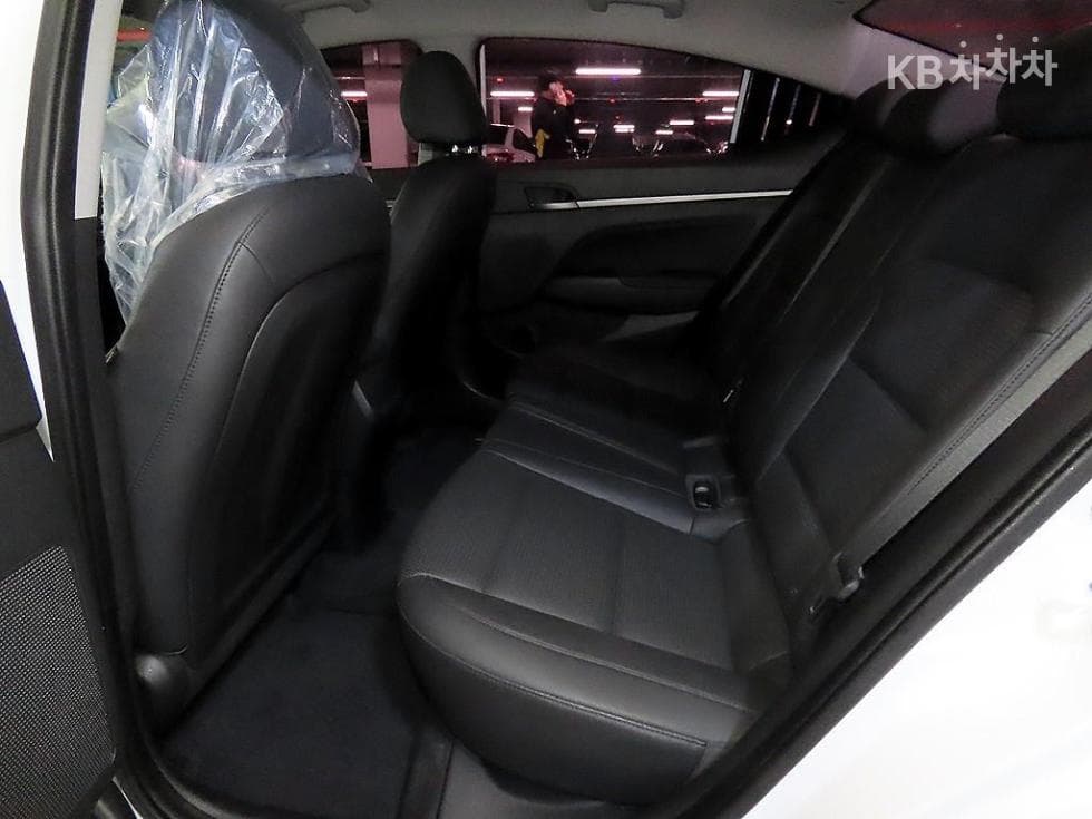 Hyundai Avante (Elantra)AD1.6 GDi Value Plus - 7