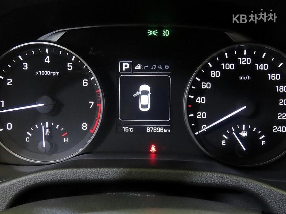 Hyundai Avante (Elantra)AD1.6 GDi Value Plus - 9