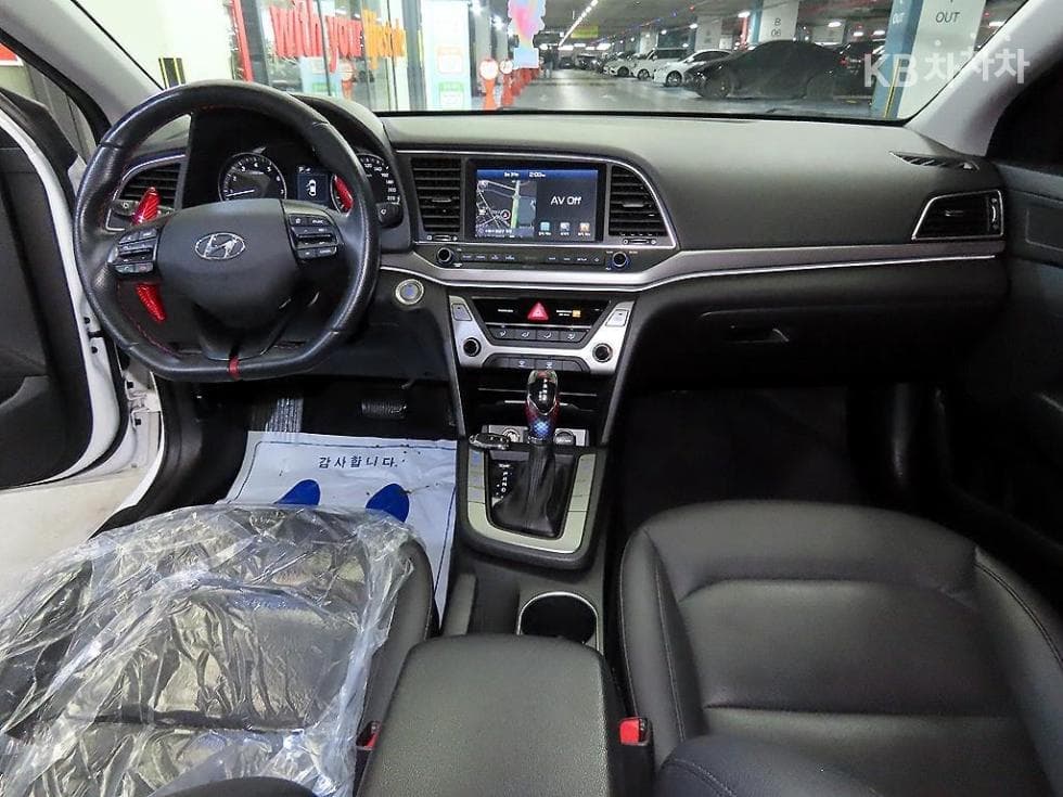 Hyundai Avante (Elantra)AD1.6 GDi Value Plus - 10