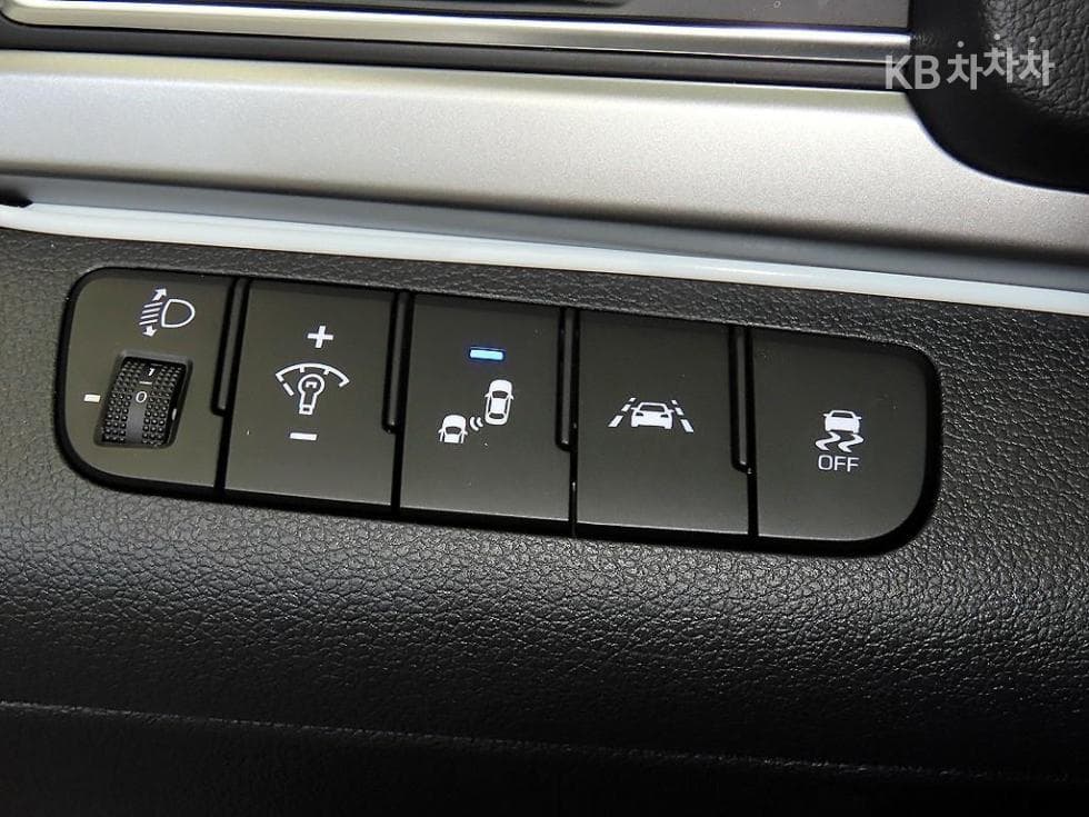 Hyundai Avante (Elantra)AD1.6 GDi Value Plus - 14