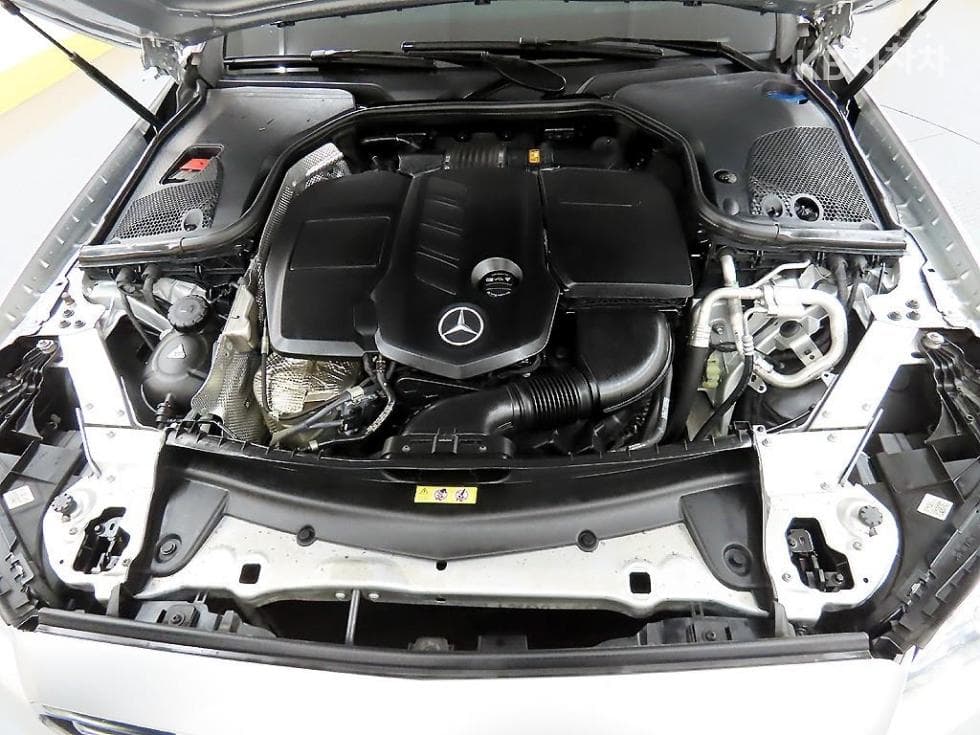 Mercedes-Benz E-Class (W213)E220d 4MATIC Avantgarde - 18