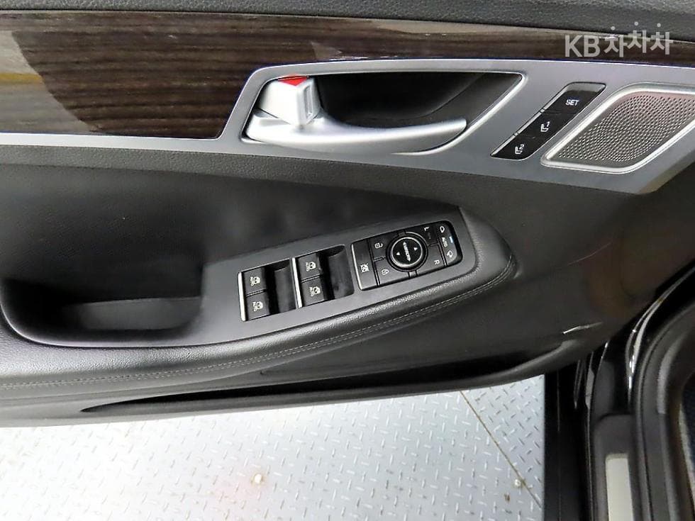 Genesis G803.3 GDI AWD Premium Luxury - 11