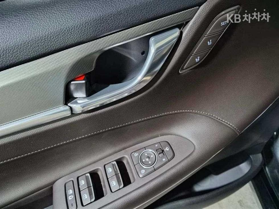 Hyundai The New (facelift) Grandeur (Azera)2.5 Exclusive - 12