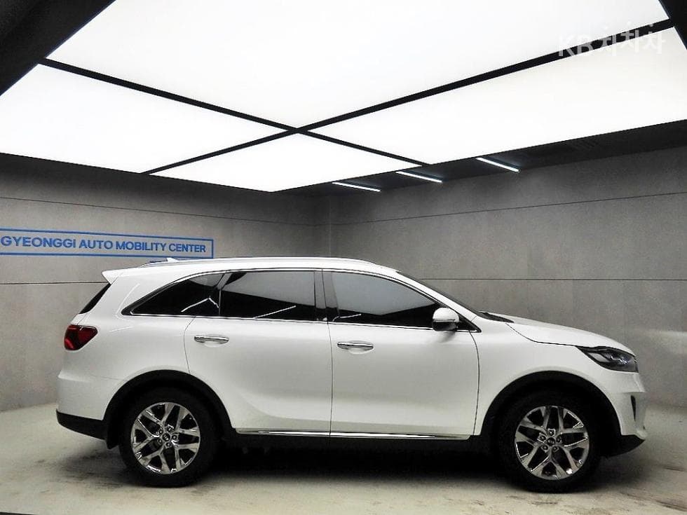 Киа The New (фейслифт) Sorento2.0 T-GDI 2WD 마스터 Специал (специален признак/издание) - 2