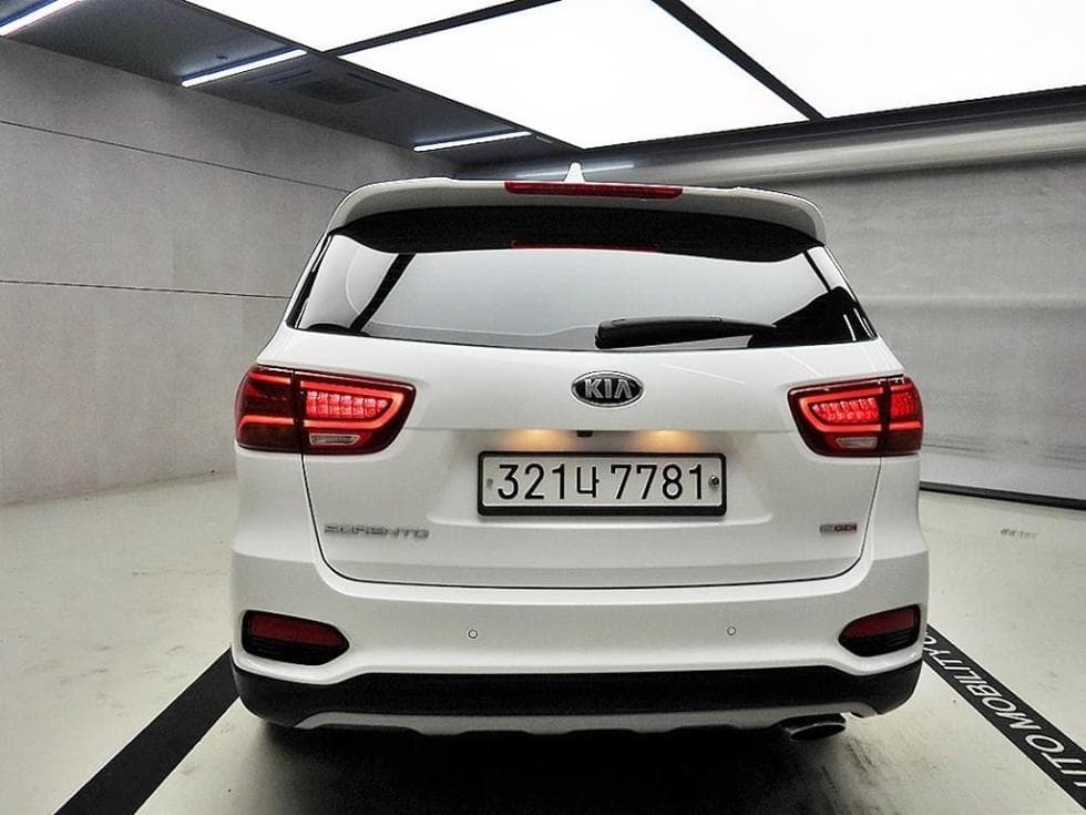 Киа The New (фейслифт) Sorento2.0 T-GDI 2WD 마스터 Специал (специален признак/издание) - 3
