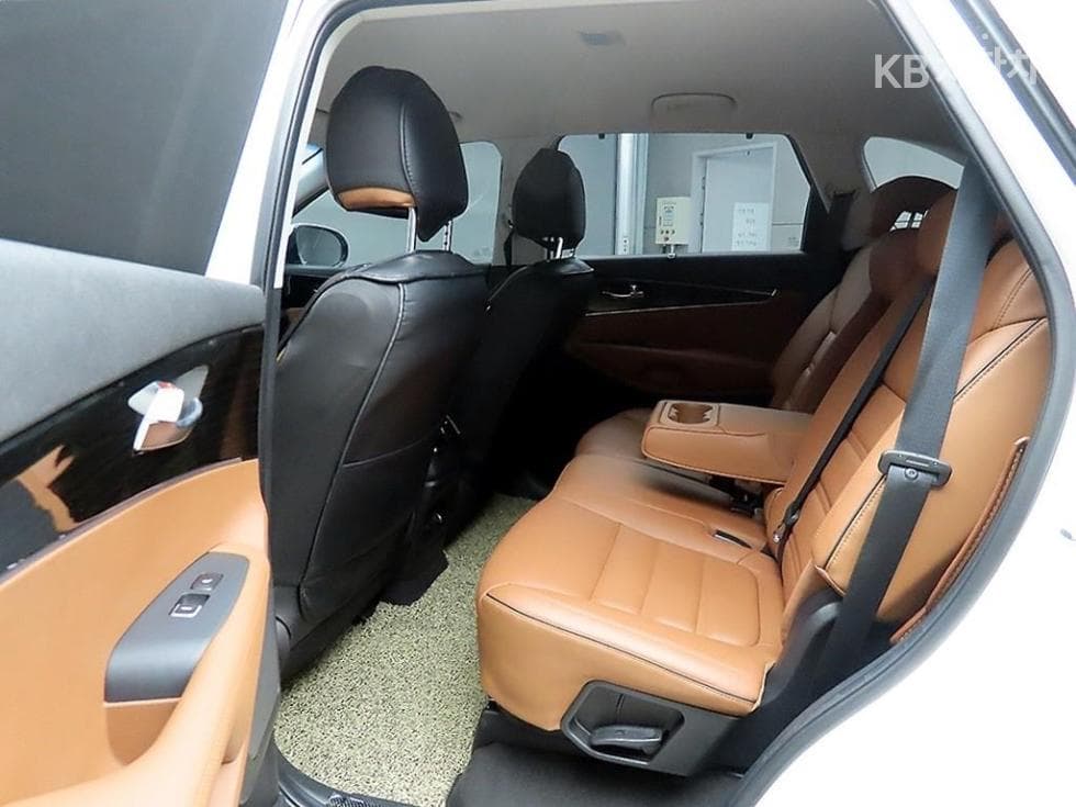 Киа The New (фейслифт) Sorento2.0 T-GDI 2WD 마스터 Специал (специален признак/издание) - 6