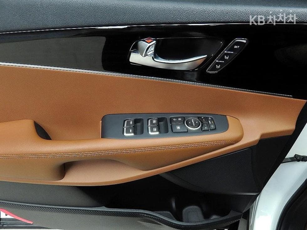 Киа The New (фейслифт) Sorento2.0 T-GDI 2WD 마스터 Специал (специален признак/издание) - 11