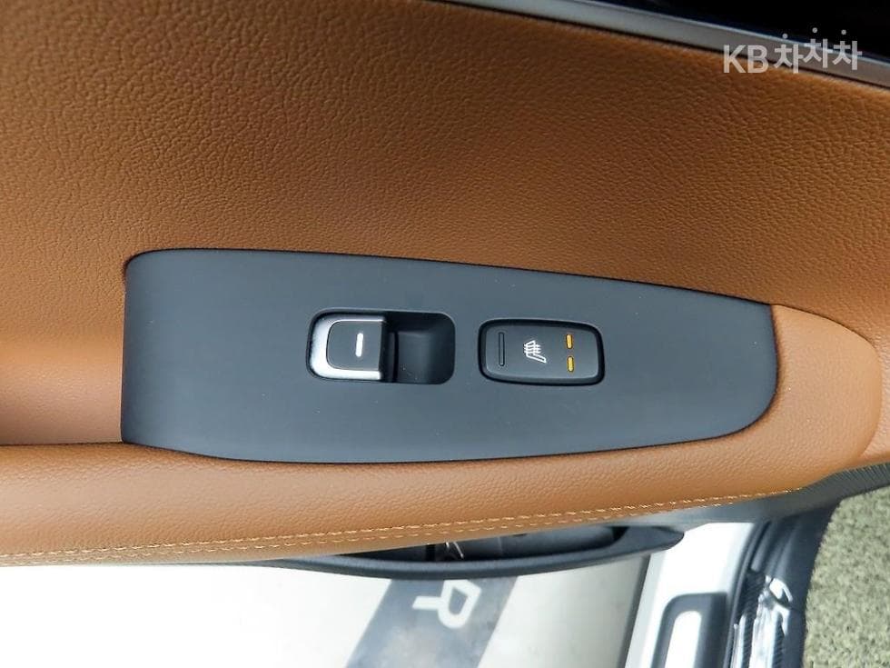 Киа The New (фейслифт) Sorento2.0 T-GDI 2WD 마스터 Специал (специален признак/издание) - 12