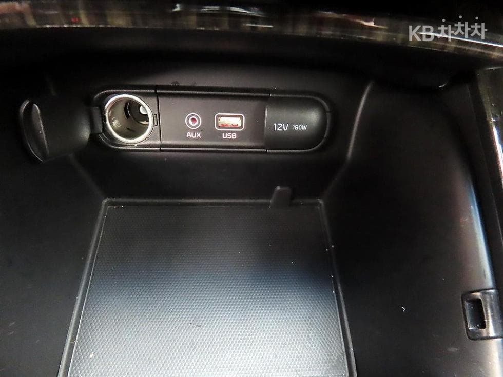 Киа The New (фейслифт) Sorento2.0 T-GDI 2WD 마스터 Специал (специален признак/издание) - 14