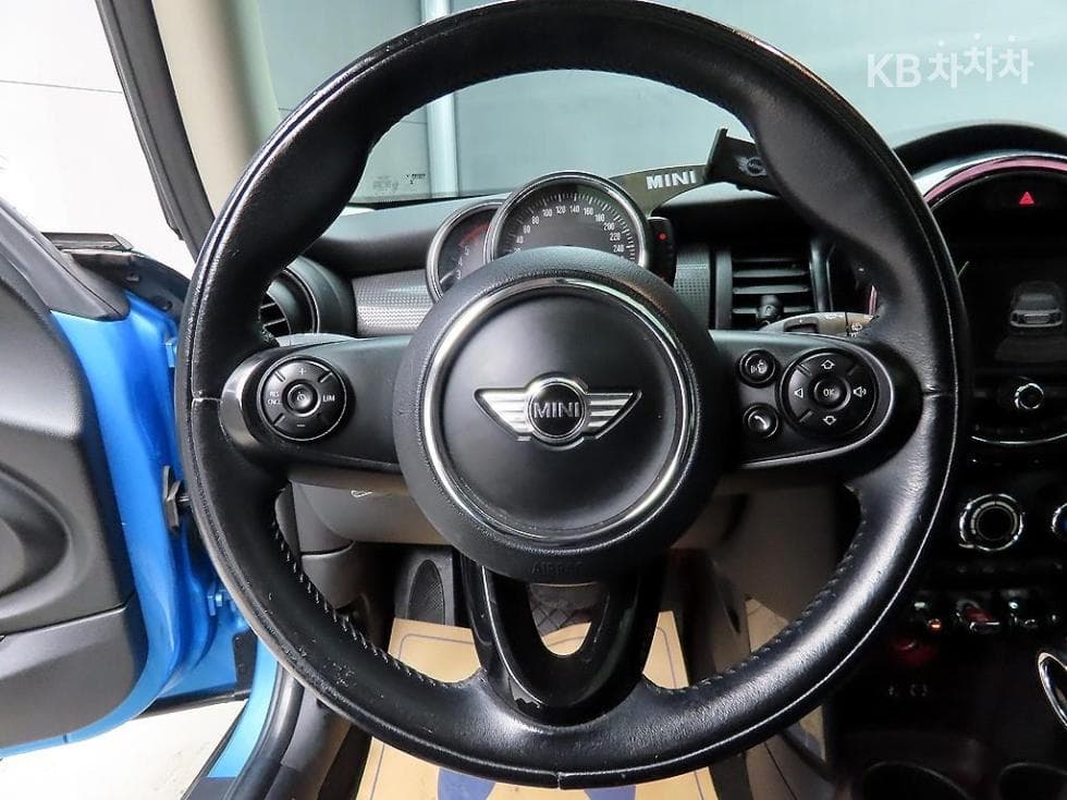 Мини Cooper 3도어D 1.5 Среден клас - 9