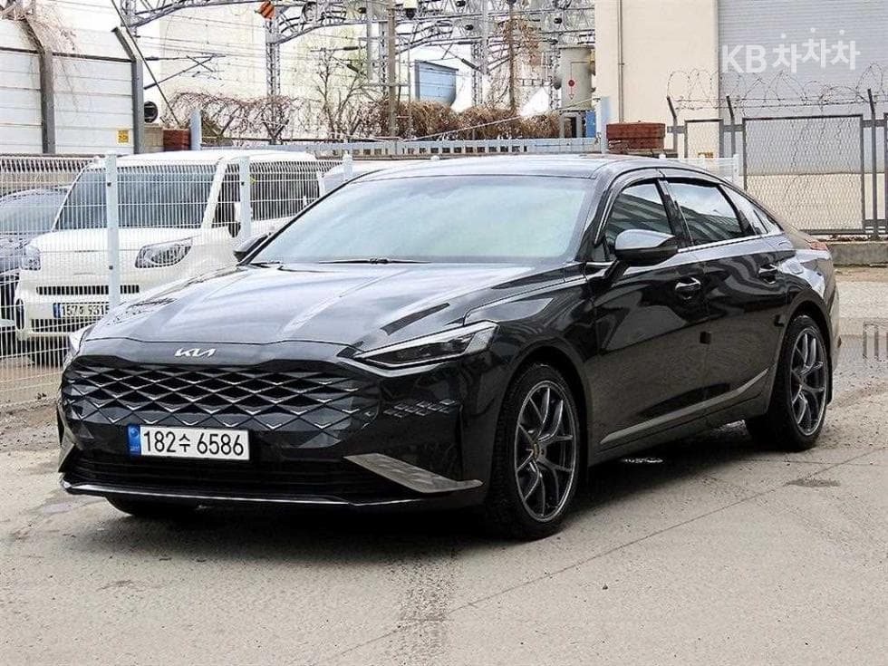Kia K8 2.5L gasoline Noblesse Light - Image 1