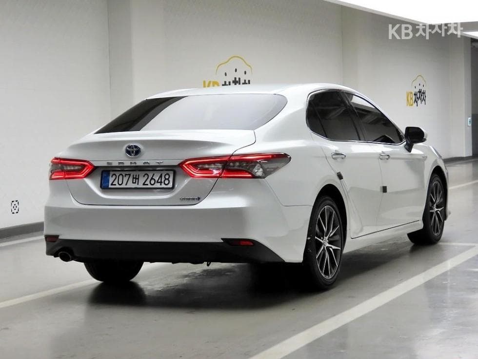 Toyota Camry XV702.5L hybrid XLE - 4