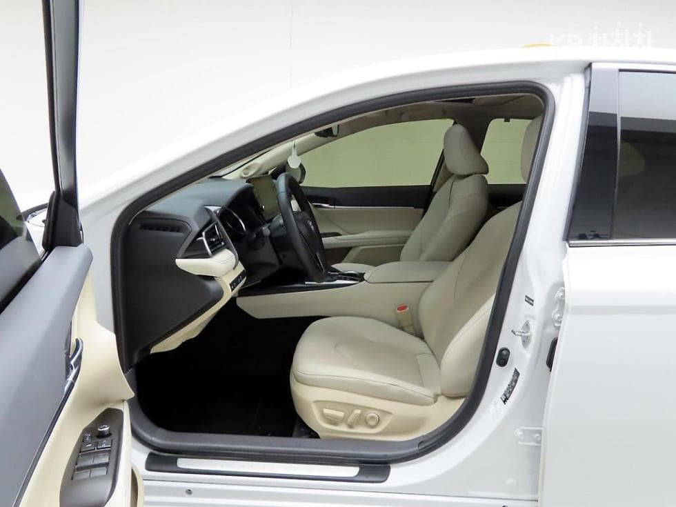 Toyota Camry XV702.5L hybrid XLE - 11