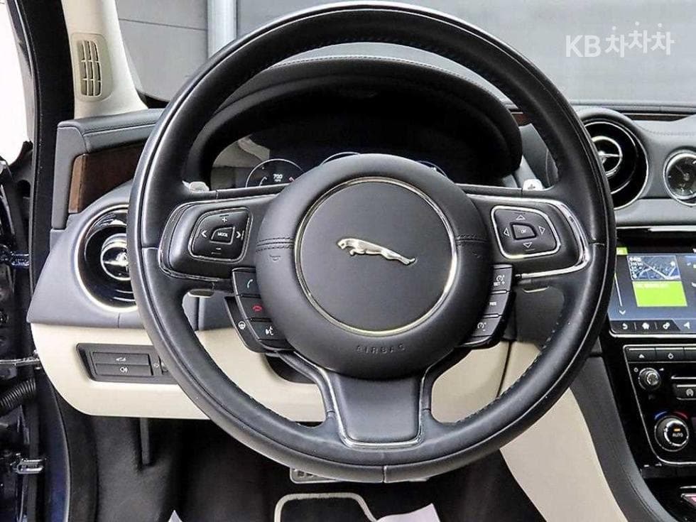 Jaguar All New XJ3.0D Премиум Люкс LWB X351 - 9