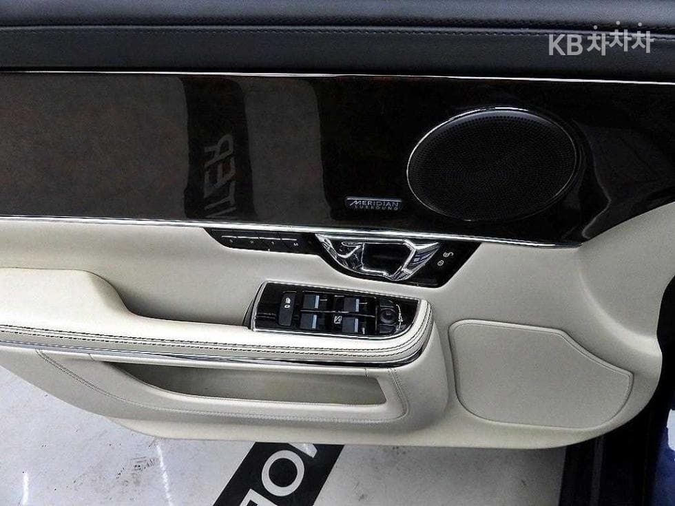 Jaguar All New XJ3.0D Премиум Люкс LWB X351 - 11