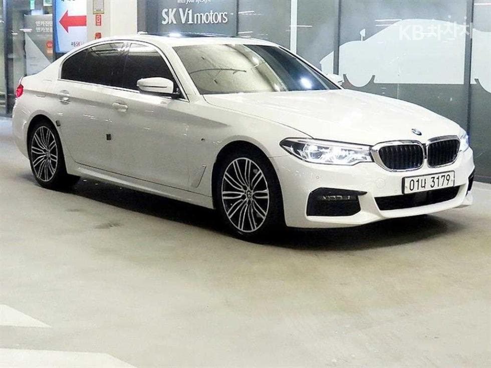 BMW 올New5 Series (G30) 530i xDrive M Sport Plus - Image 1