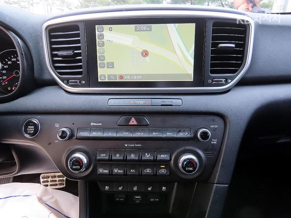 Kia Sportage 더 볼드Smart스트림 D 1.6 Diesel 2WD Prestige - 13