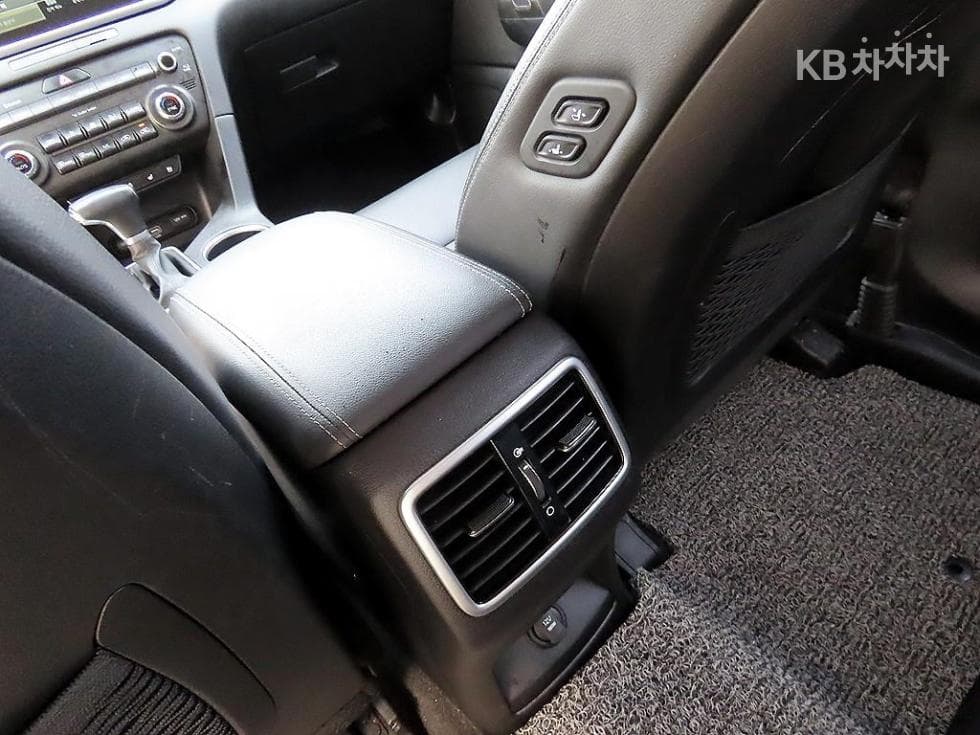 Kia Sportage 더 볼드Smart스트림 D 1.6 Diesel 2WD Prestige - 17
