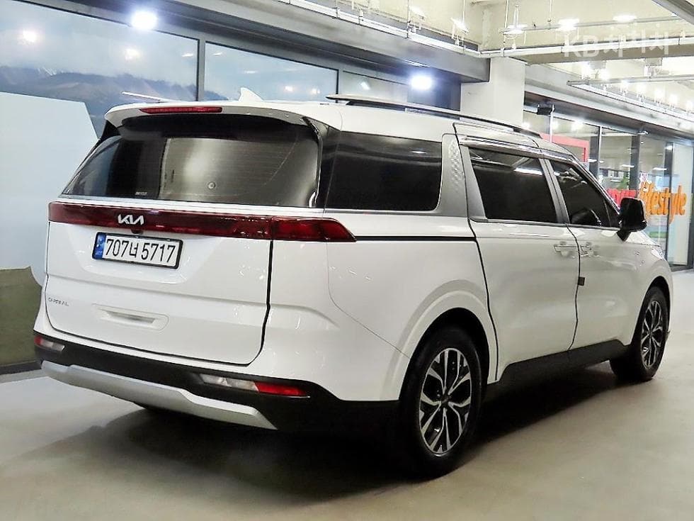 Kia Carnival 4th generationG3.5 GDI 11-seater Prestige - 4