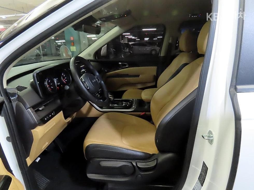 Kia Carnival 4th generationG3.5 GDI 11-seater Prestige - 6