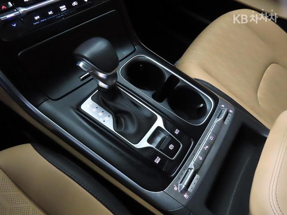Kia Carnival 4th generationG3.5 GDI 11-seater Prestige - 12