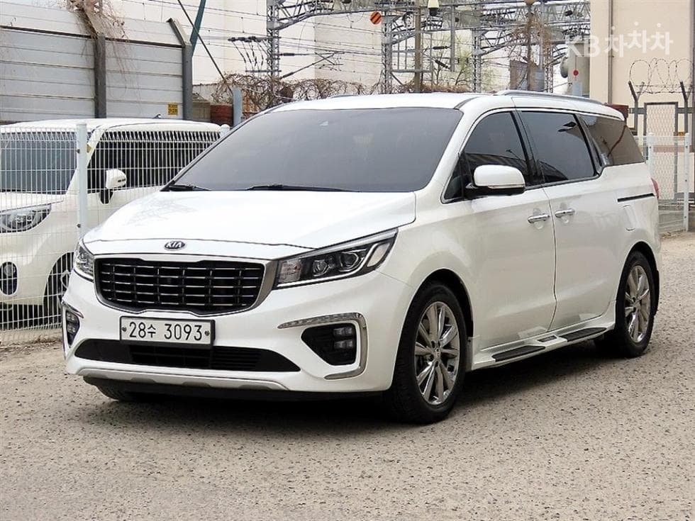 Kia The New (facelift) Carnival7-seater (Limousine) 2.2 Diesel Limousine VIP - 2