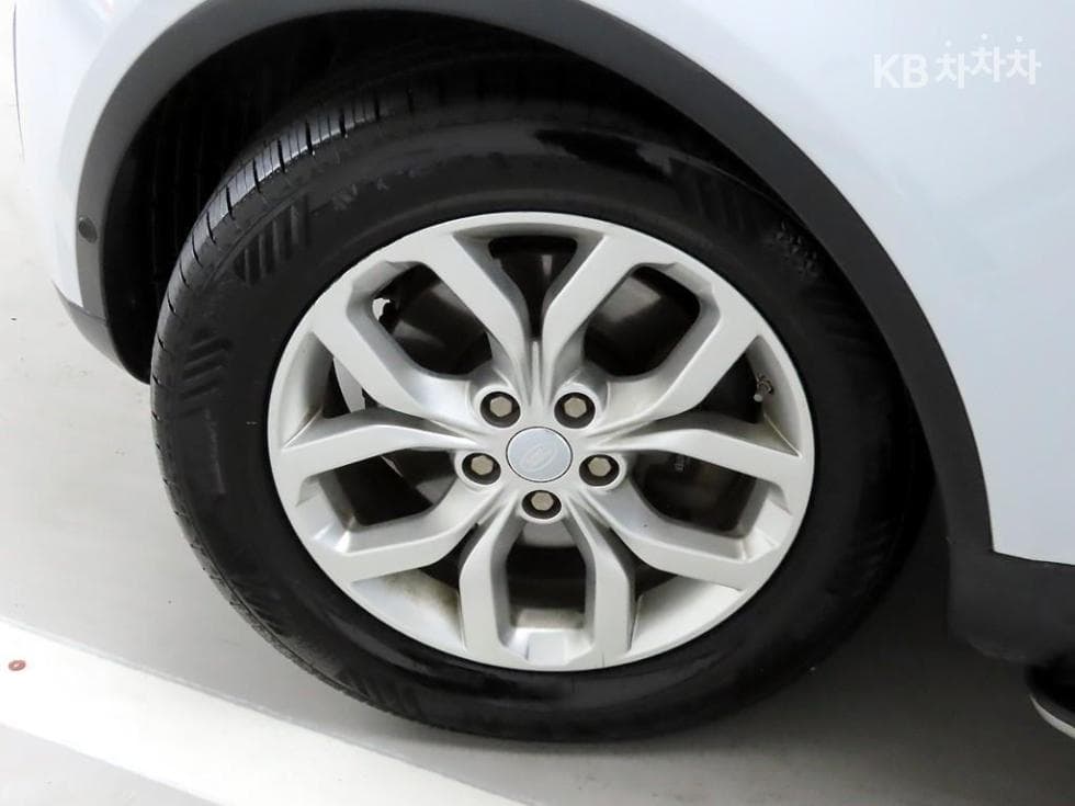 Land Rover 디스커버리52.0 SD4 SE - 19