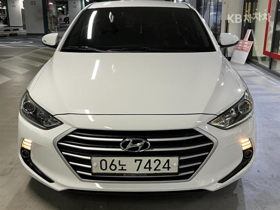Hyundai Avante (Elantra)AD1.6 GDi Value Plus - 2
