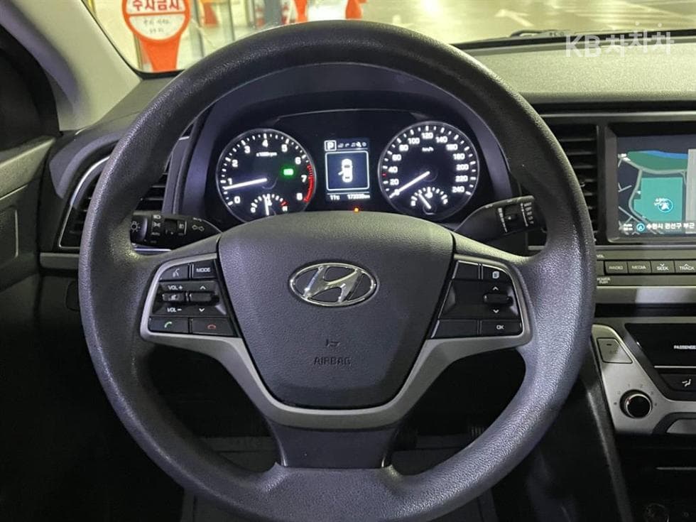 Hyundai Avante (Elantra)AD1.6 GDi Value Plus - 7