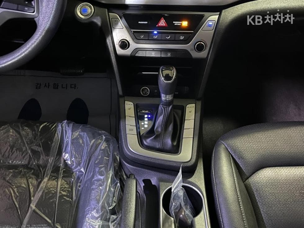Hyundai Avante (Elantra)AD1.6 GDi Value Plus - 11
