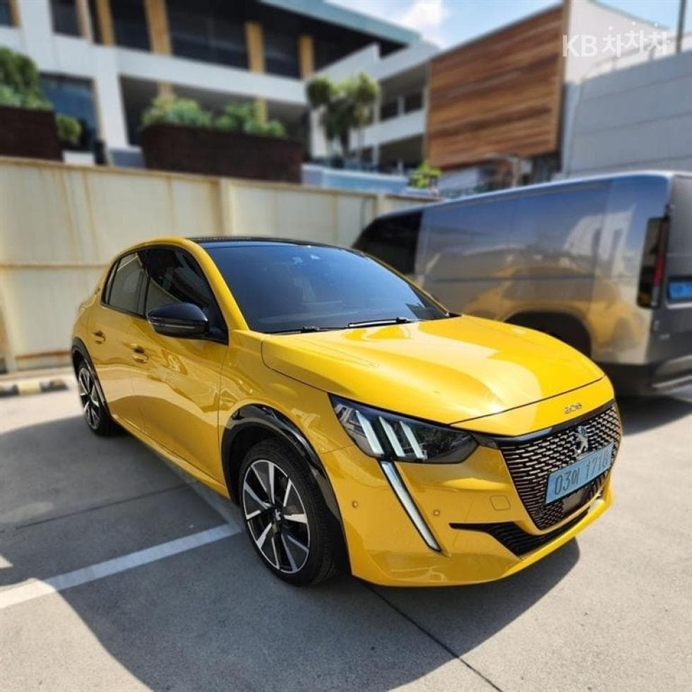 Peugeot e-208Allure - 2