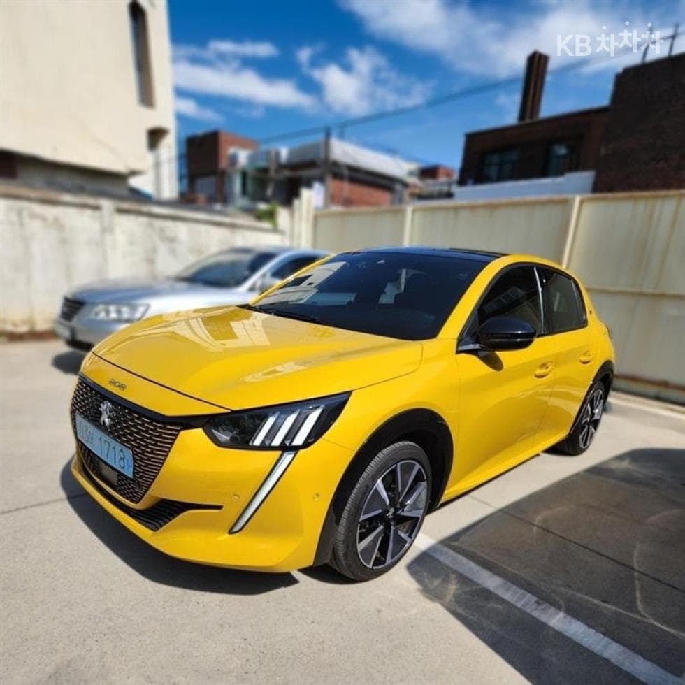 Peugeot e-208Allure - 3