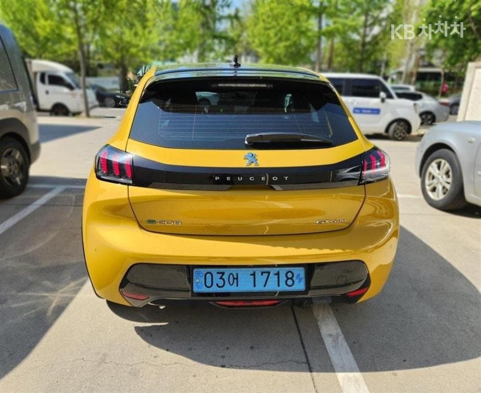 Peugeot e-208Allure - 6