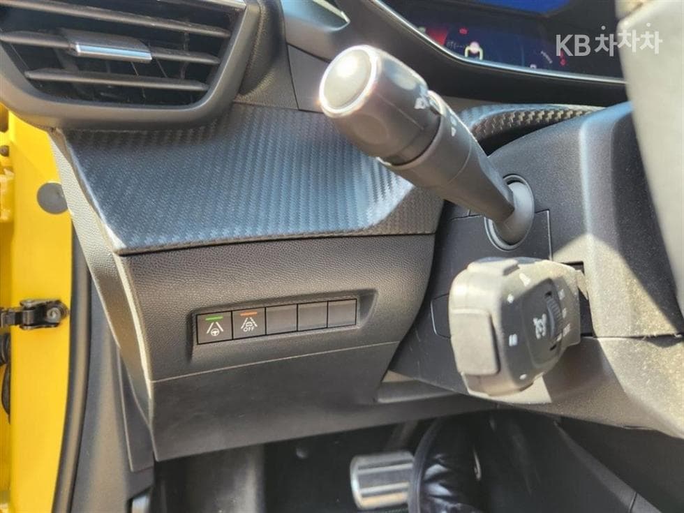 Peugeot e-208Allure - 12