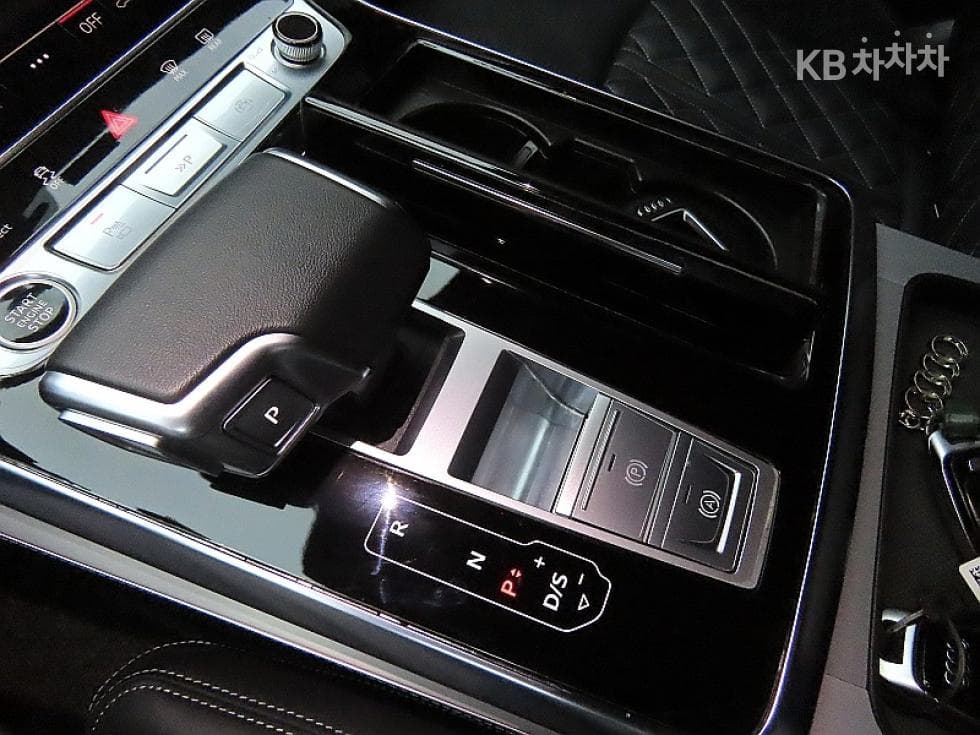 Audi Q83.0 55 TFSI Quattro Premium - 9