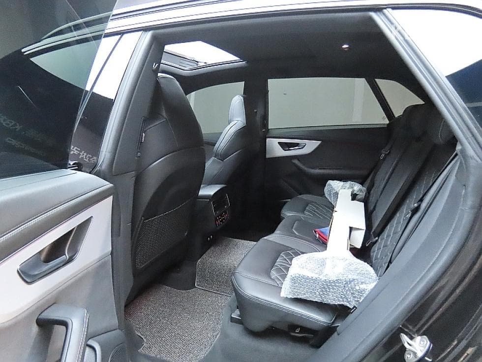 Audi Q83.0 55 TFSI Quattro Premium - 11