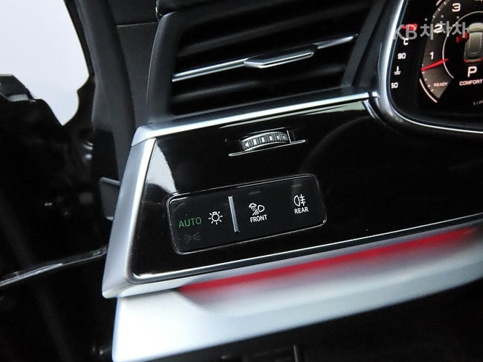 Audi Q83.0 55 TFSI Quattro Premium - 12
