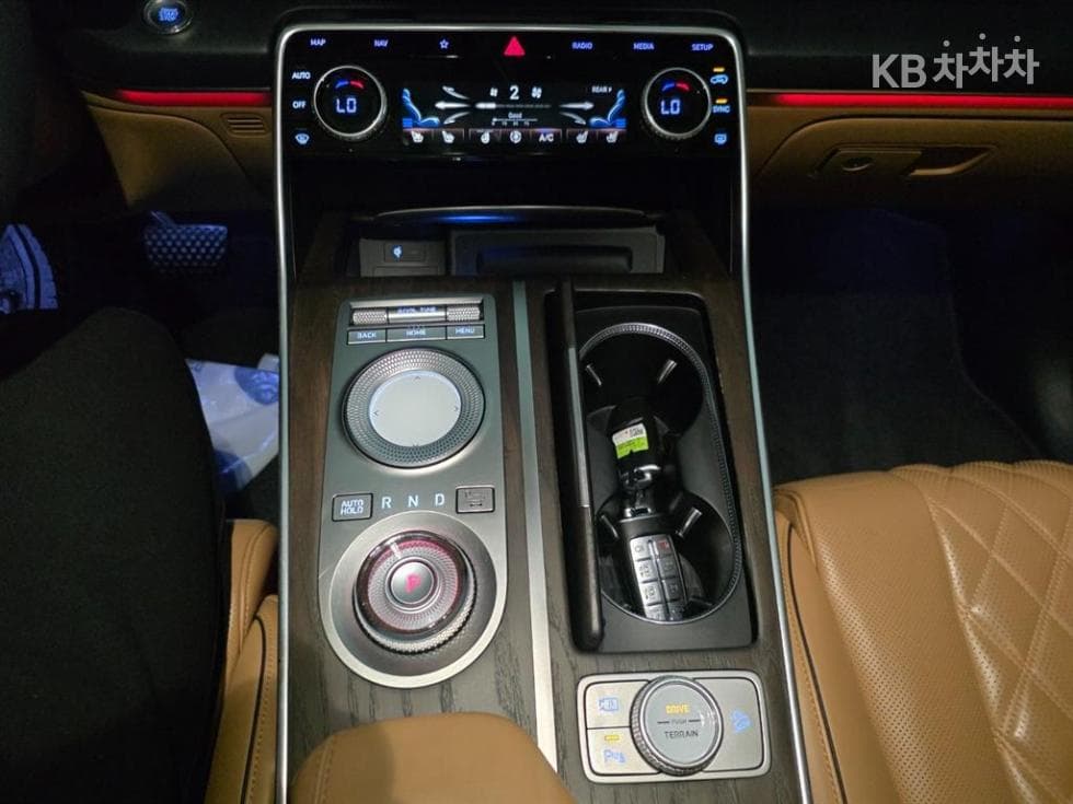 Genesis GV802.5 Turbo Gasoline AWD - 14
