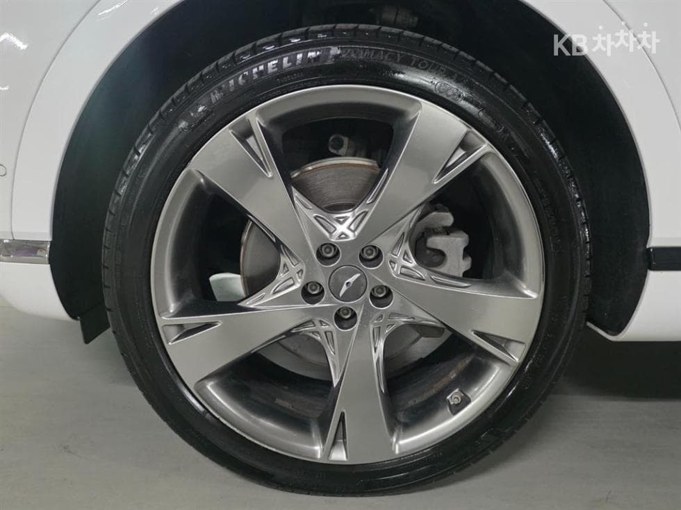 Genesis GV802.5 Turbo Gasoline AWD - 17