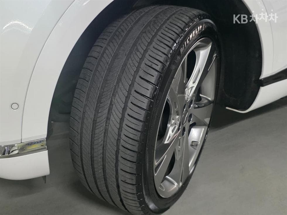 Genesis GV802.5 Turbo Gasoline AWD - 18